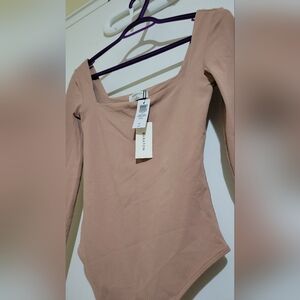 ARITZIA Babaton Contour Longsleeve Bodysuit, Toasty